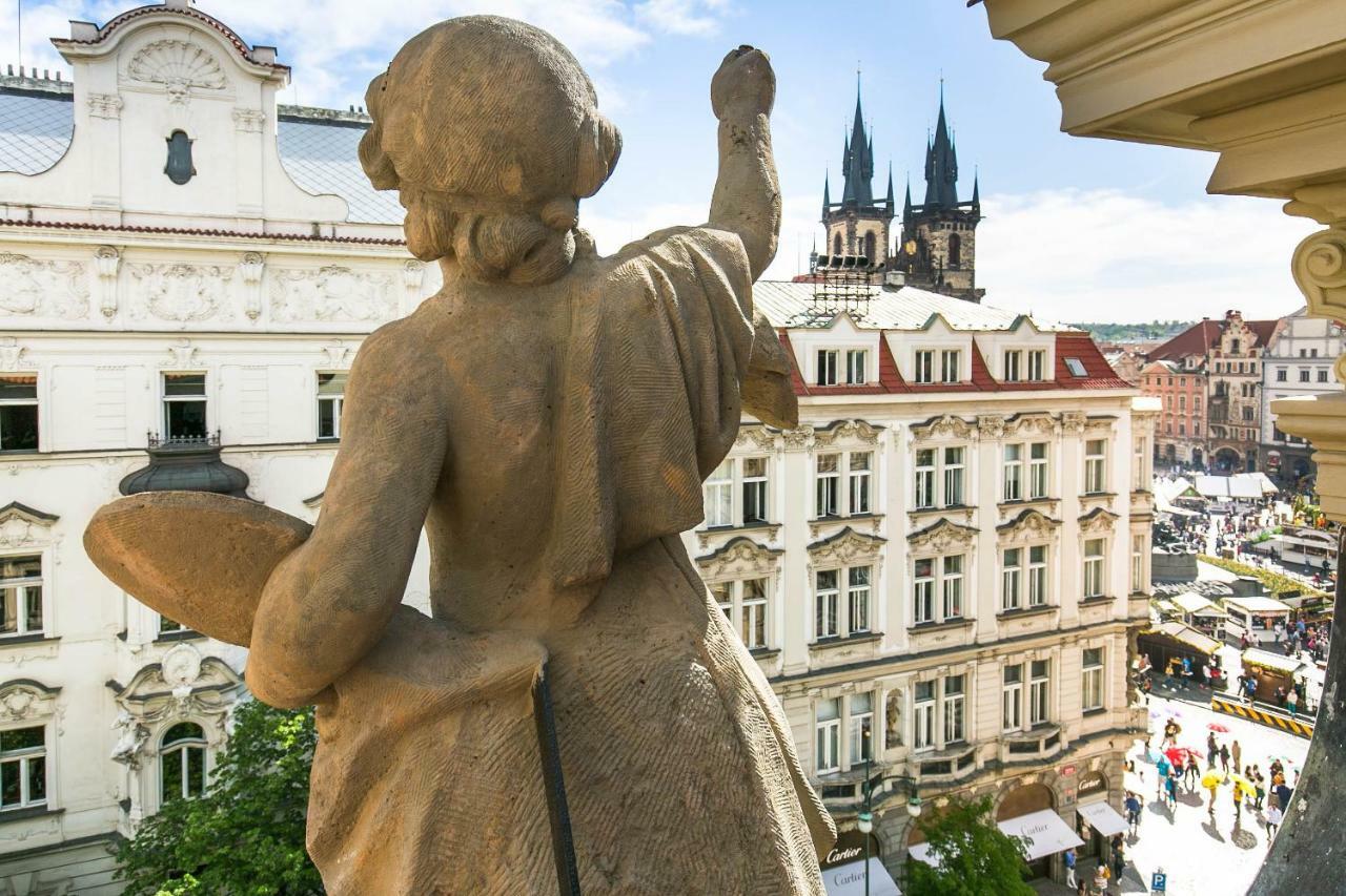 The Old Town Square & Parizska Apartamento